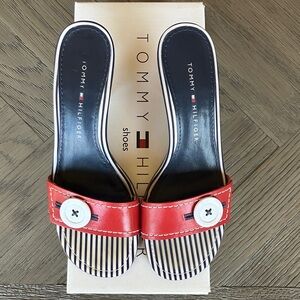 Tommy Hilfiger  Striped heeled Slide sandal with White Button Accent